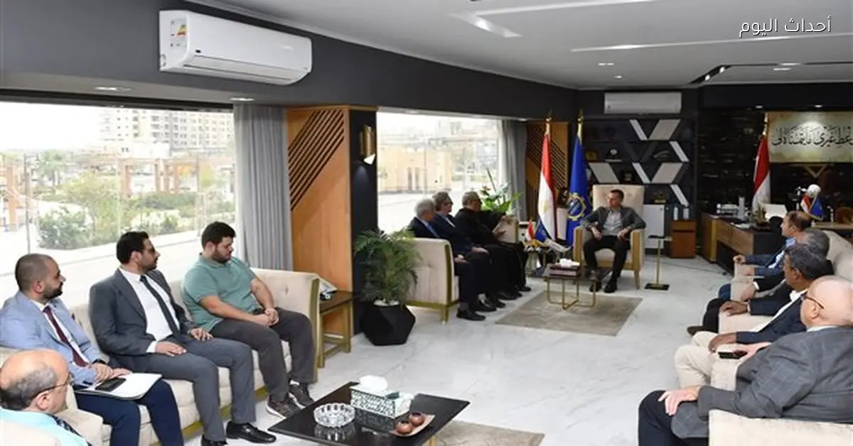 وفد الأقباط الإنجليين يهنئ محافظ أسوان بعيد الفطر