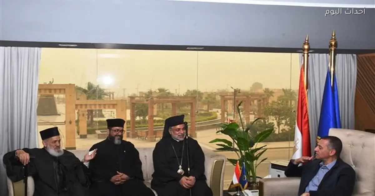 وفد الأقباط الكاثوليك يهنئ محافظ أسوان بعيد الفطر