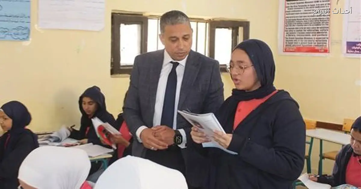 وكيل تعليم الجيزة يتفقد مدارس بالدقي ويؤكد على أهمية متابعة غياب الطلاب