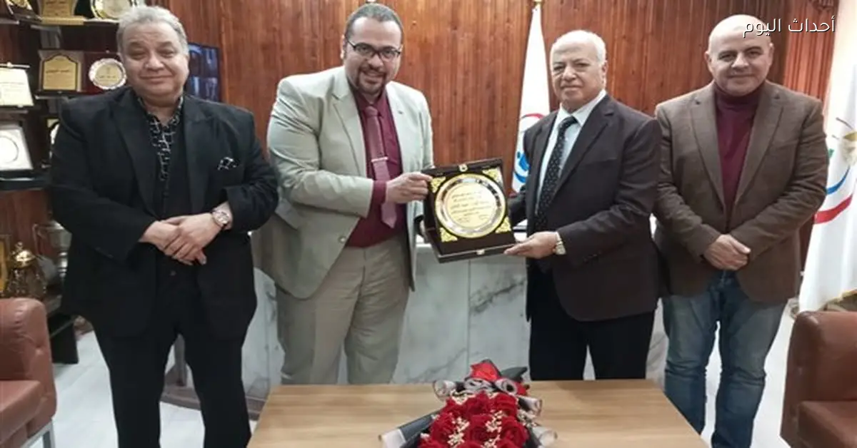 وكيل صحة الشرقية يكرّم اللواء أحمد النادي لدعمه الصحي