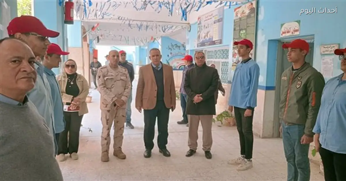 وكيل وزارة التعليم بأسيوط يتفقد استعدادات حفل يوم الشهيد
