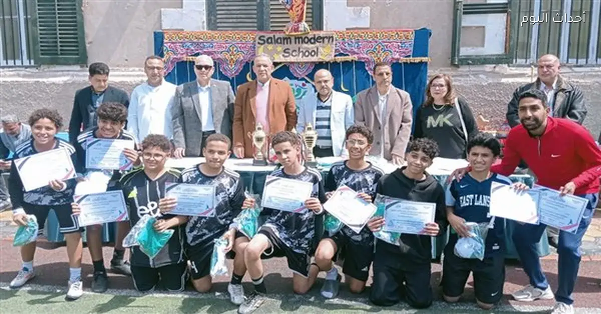 وكيل وزارة التعليم بأسيوط يختتم دورة كرة القدم وتنس الطاولة