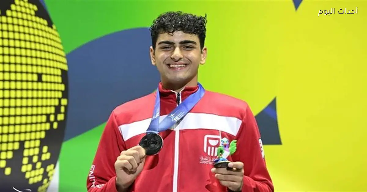 وزير الرياضة يهنئ عبدالرحمن طلبه بعد حصوله على فضية العالم في سلاح الشيش