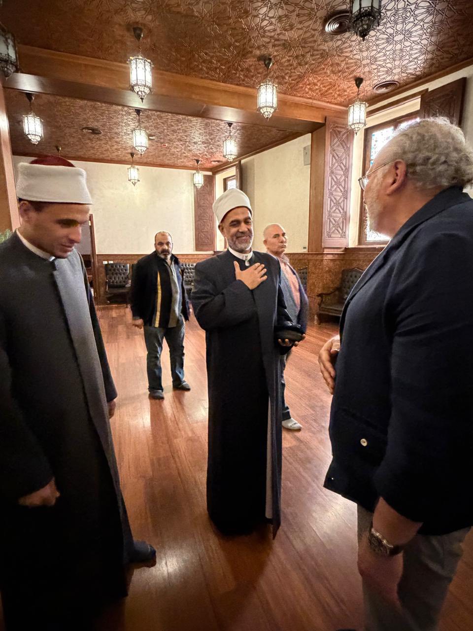 جانب من زيارة أحمد فؤاد الثاني لمسجد الحسين