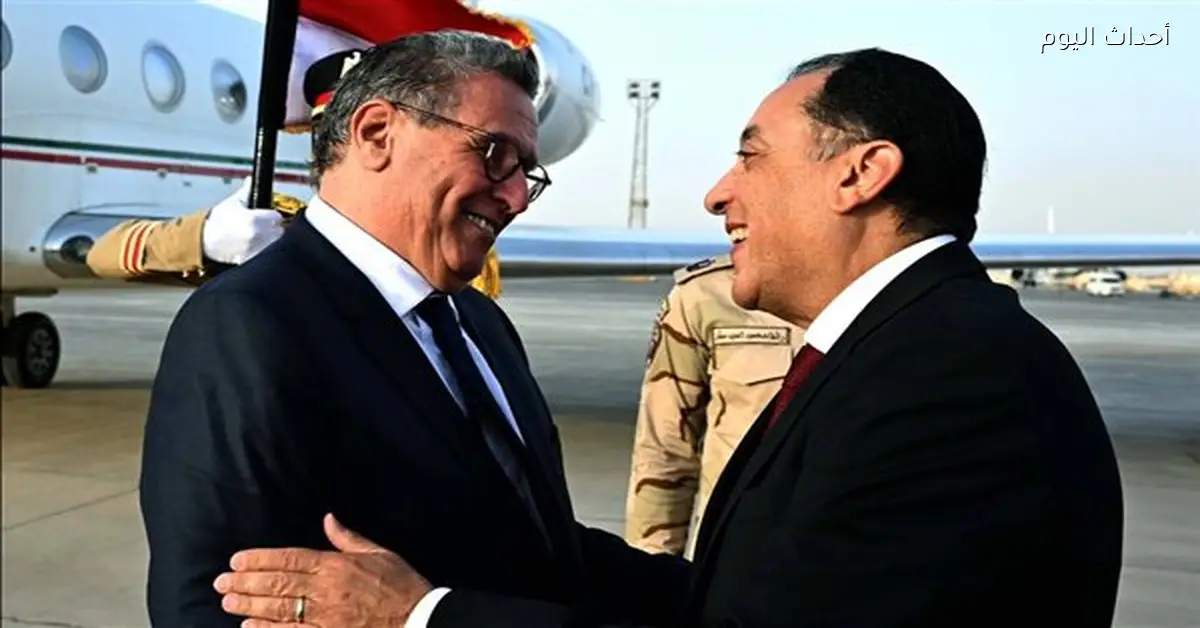 رئيس الوزراء يستقبل نظيره المغربي في مطار القاهرة