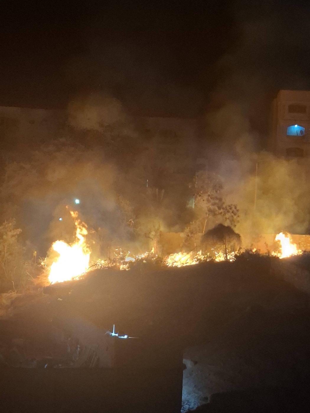 جانب من اندلاع الحريق 