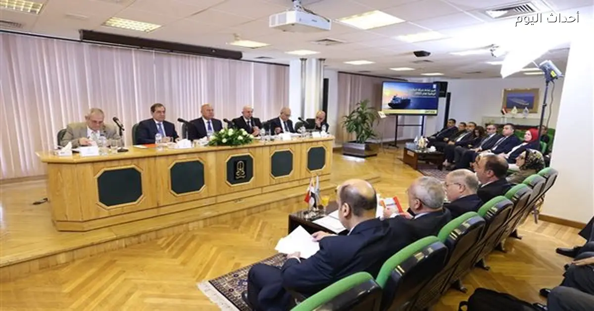 وزير النقل يعلن خطة القوة البحرية بإنشاء 40 سفينة و30 مليون طن بحلول 2030