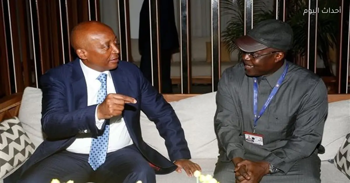 رئيس الكاف يصل السنغال بعد العقوبات الأخيرة