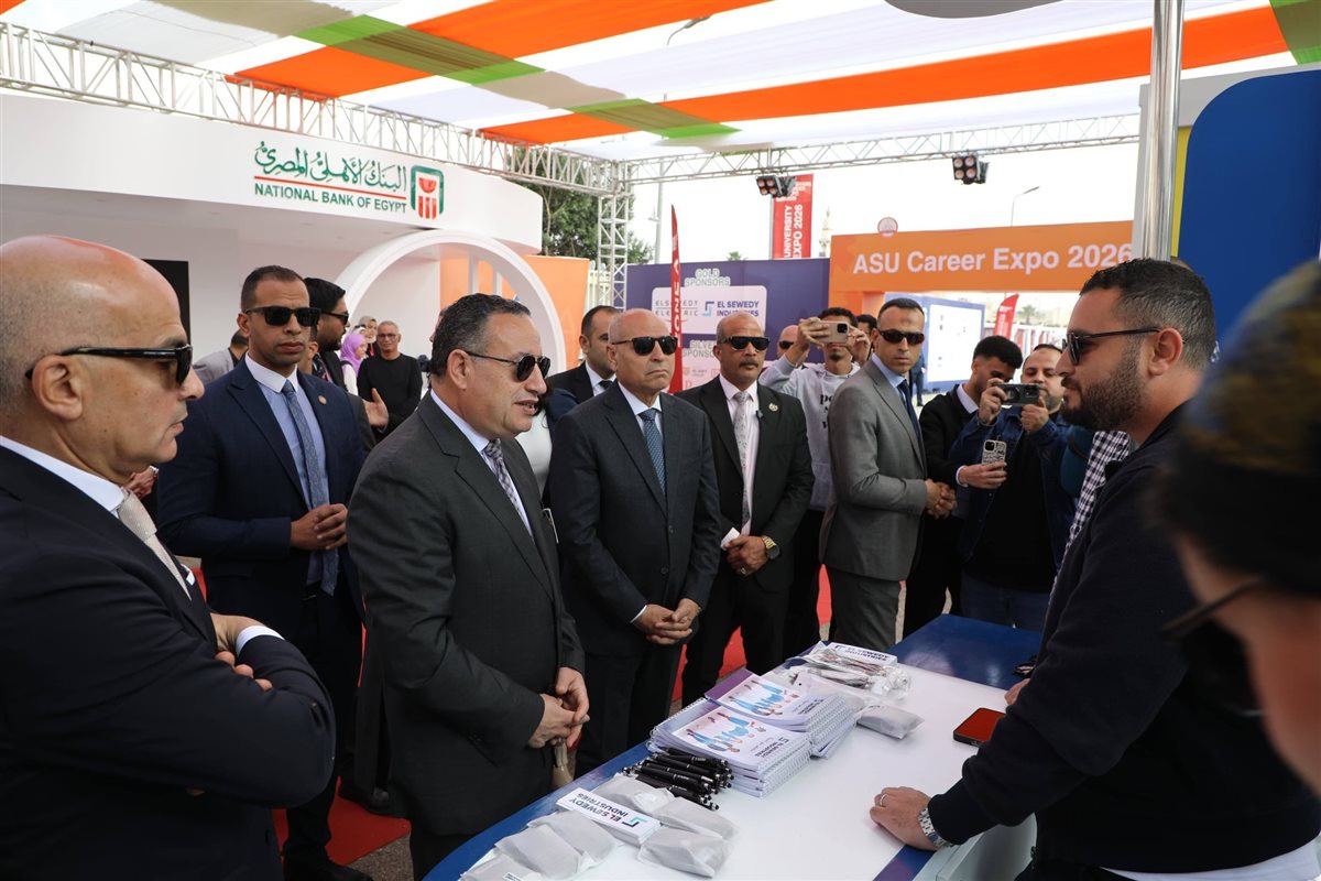 جانب من الافتتاح 