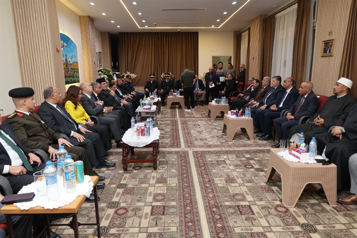 جانب من زيارة المحافظ