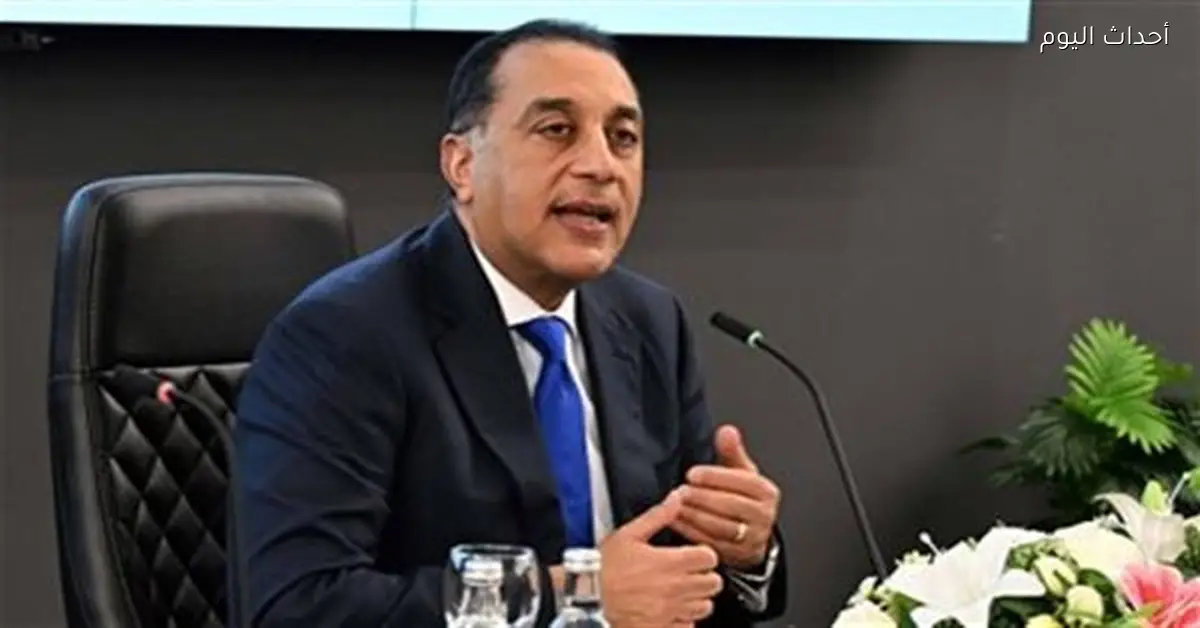 رئيس الوزراء يهنئ البابا تواضروس بعيد القيامة المجيد