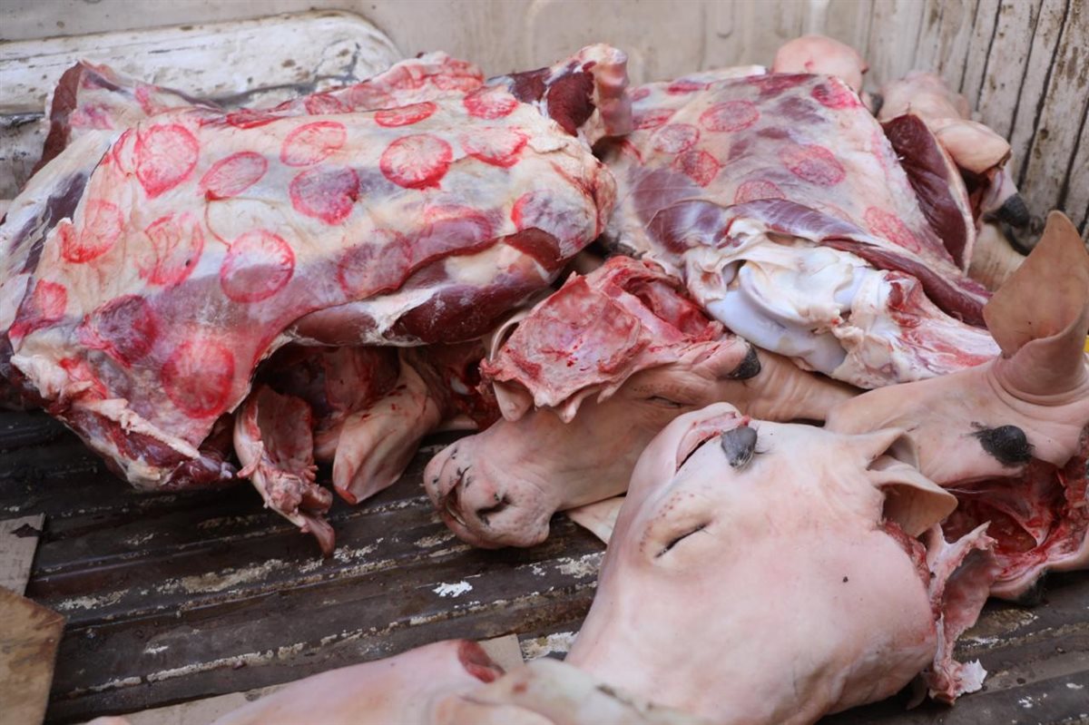 جانب من اللحوم المذبوحة خارج المجازر الرسمية