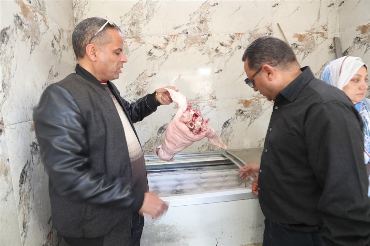 جانب من اللحوم المذبوحة خارج المجازر الرسمية