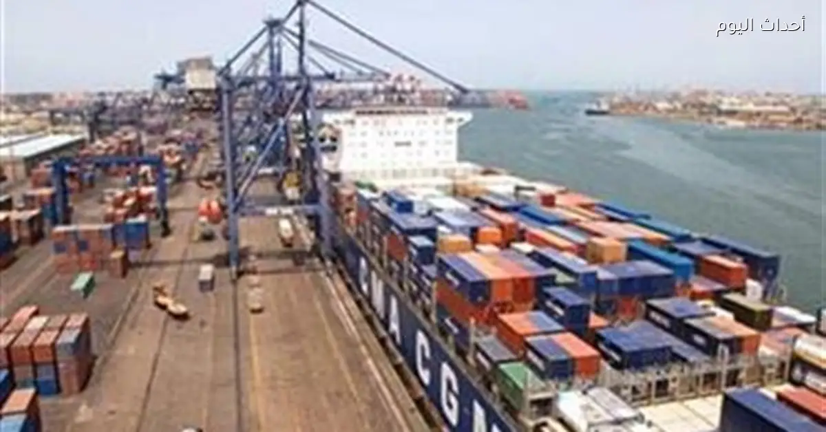 تداول 16 ألف طن بضائع و895 شاحنة في موانئ البحر الأحمر