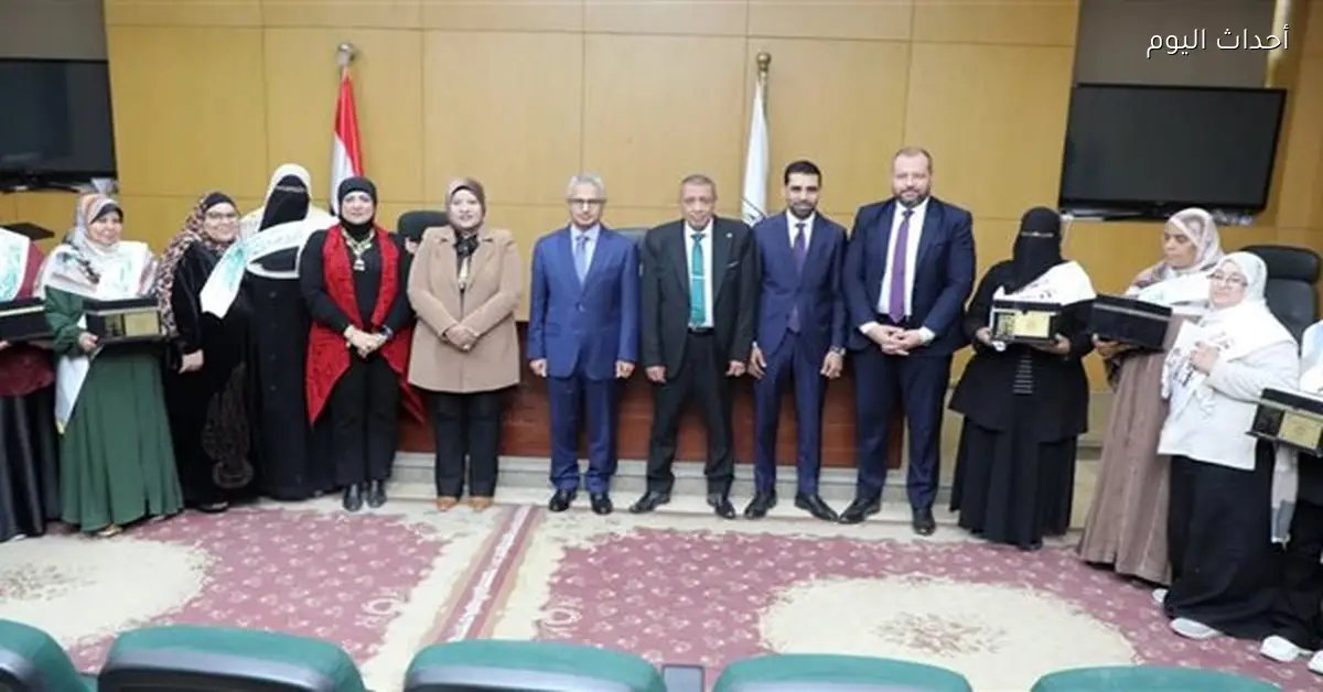 تكريم أمهات مثالية برحلة عمرة في بني سويف