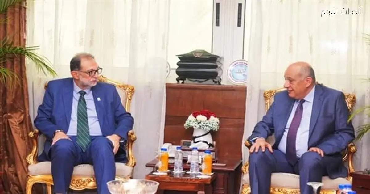 رئيس سلامة الغذاء يزور ميناء الإسكندرية لتسريع تداول الرسائل