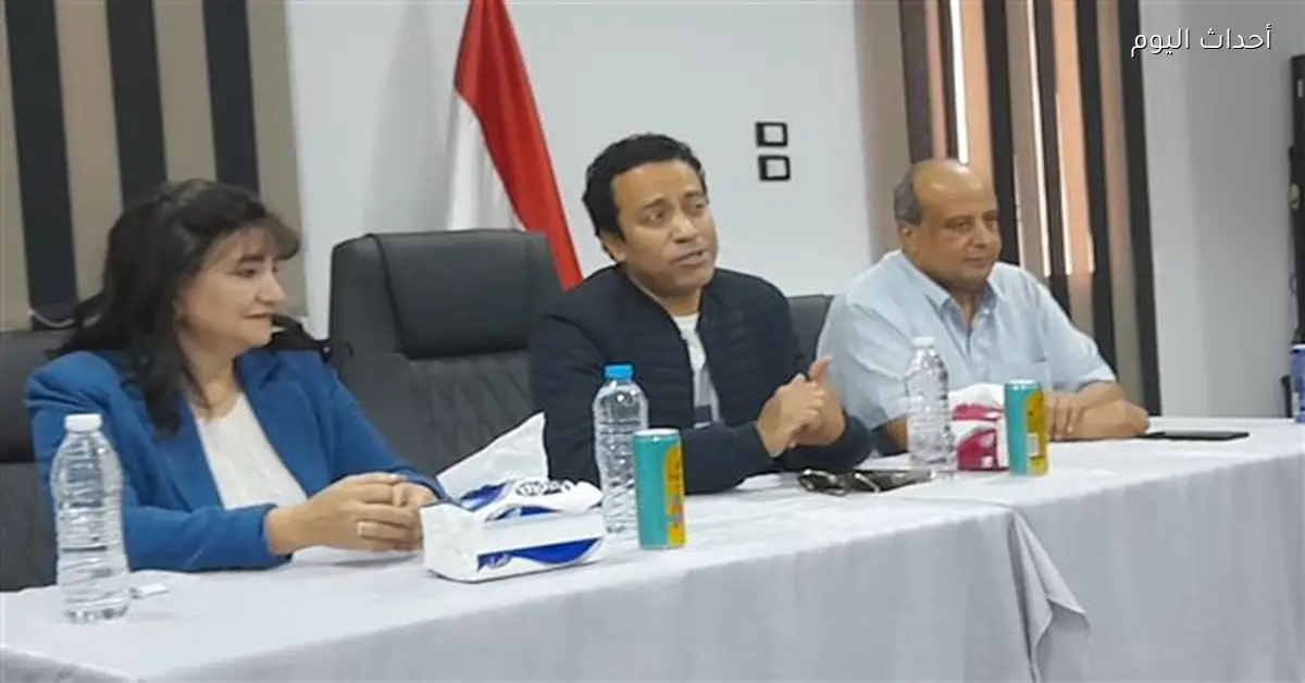 سامح حسين يتحدث في مهرجان مسرح شباب الجنوب بقنا