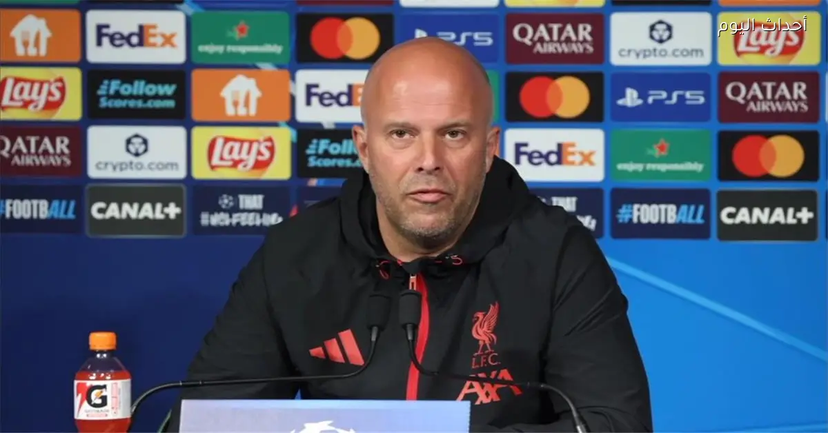 سلوت يأمل في عدم الحاجة لحارسنا أمام باريس سان جيرمان ويعتبر مباراة مانشستر سيتي مصدر أمل