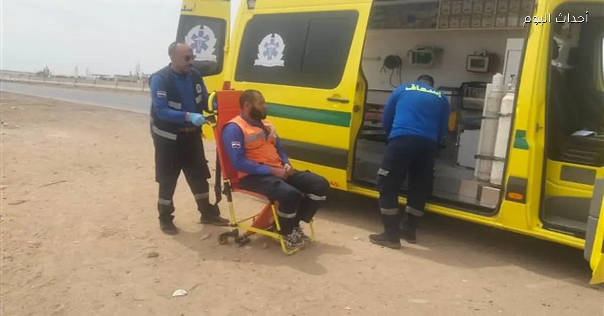 طاقم إسعاف ينقذ حياة مريض في بني سويف