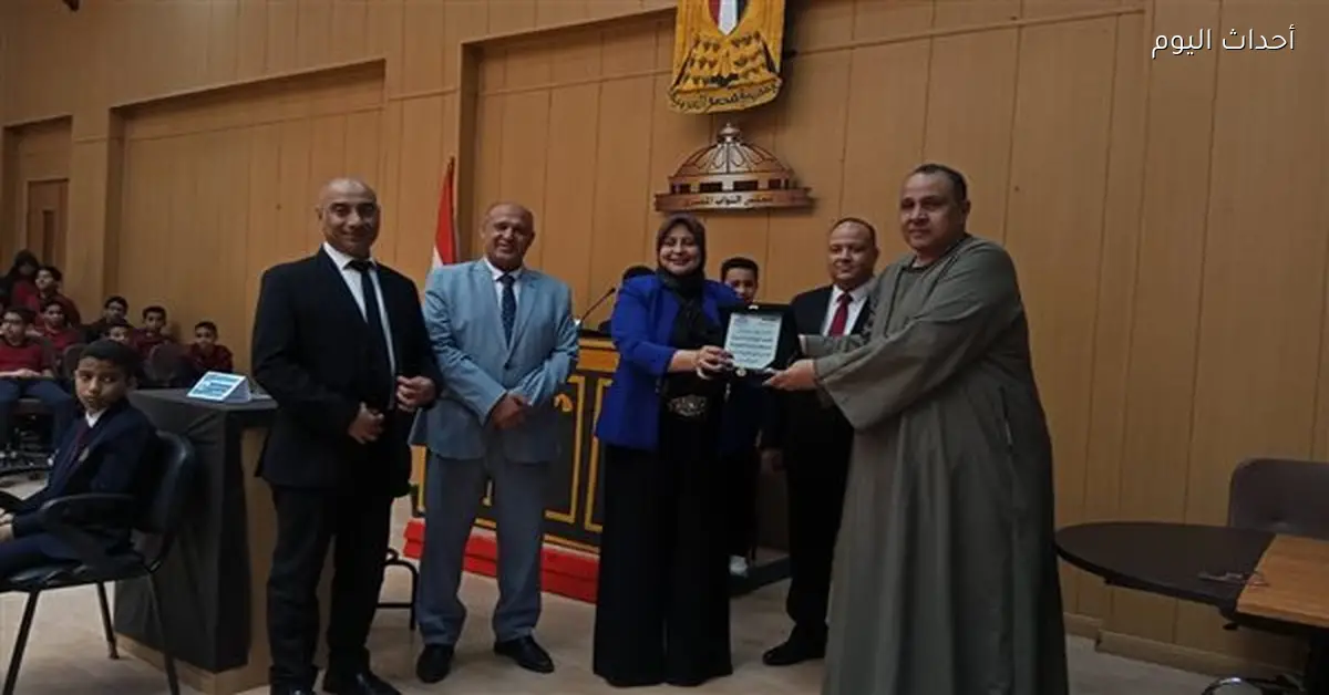 طلاب النيل المصرية الدولية بقنا يناقشون قضية عمالة الأطفال