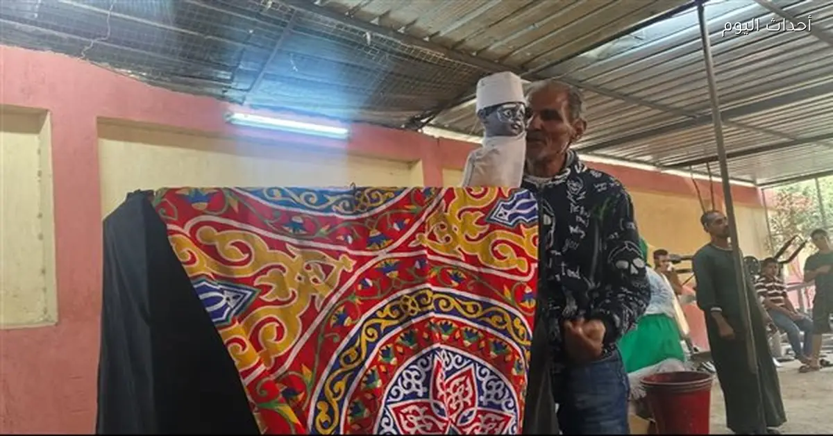 عروض الأراجوز والتنورة تجذب جمهور قنا في مهرجان المسرح