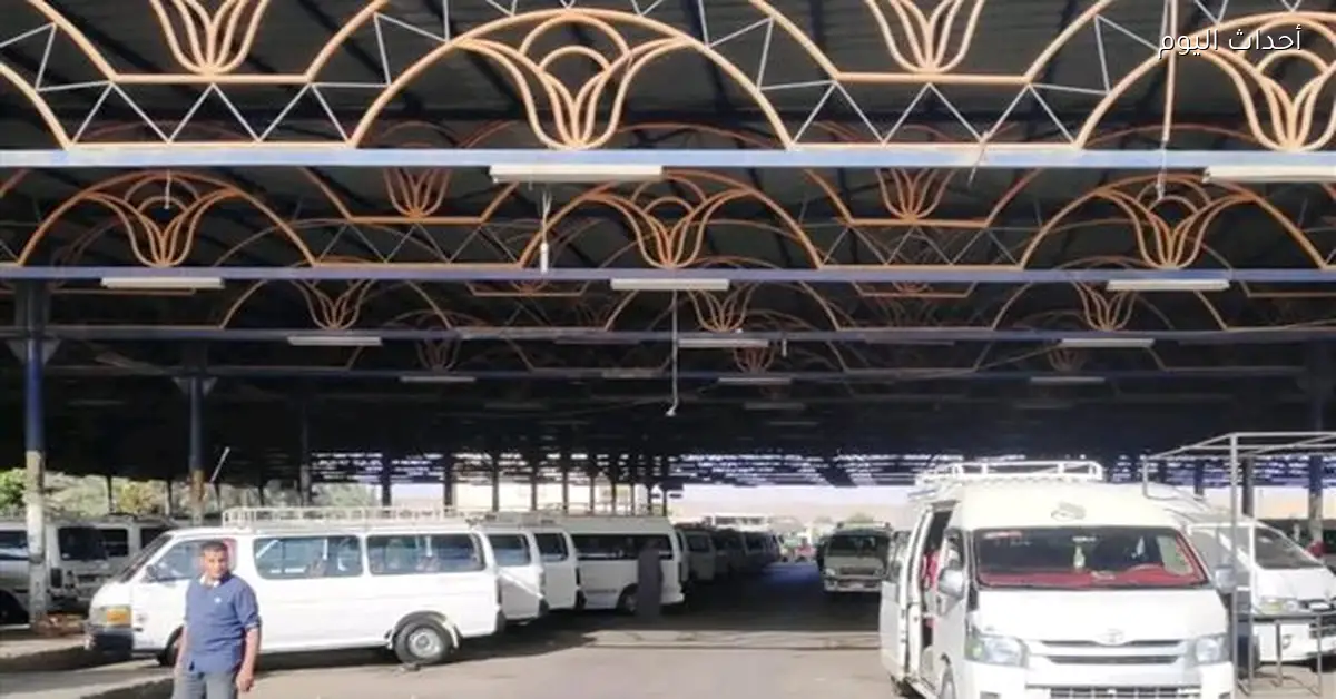 محافظ أسوان يتابع بدء العمل بنظام عن بعد