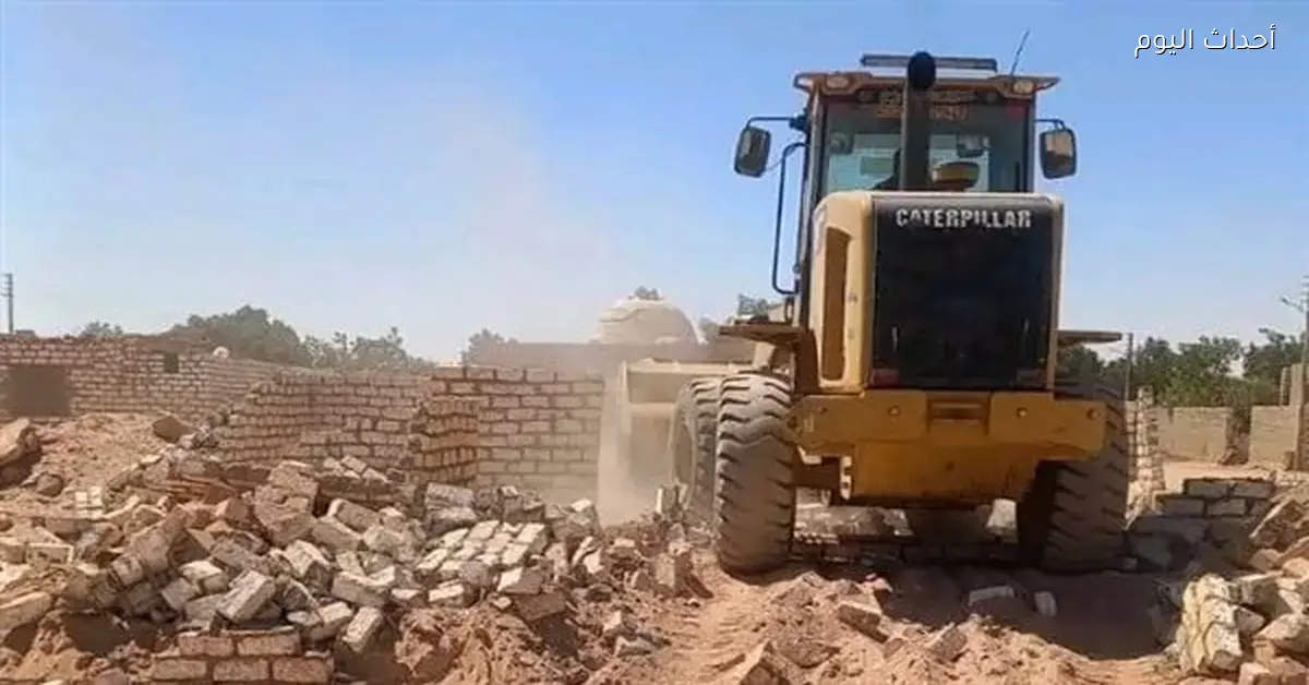 محافظ أسوان يتابع نتائج إزالة التعديات في المرحلة الثالثة للموجة 28