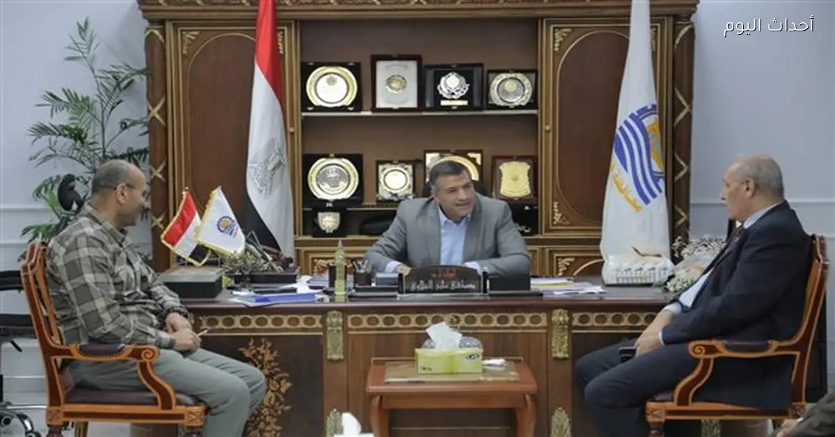 محافظ قنا يناقش دعم المشروعات القومية مع رئيس مصر العليا للكهرباء