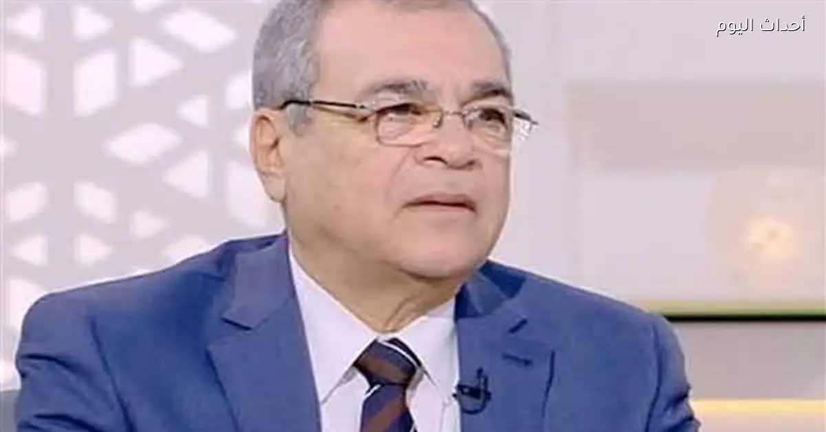 مدحت يوسف ينفي شائعات توقف حقل ظهر للغاز المصري