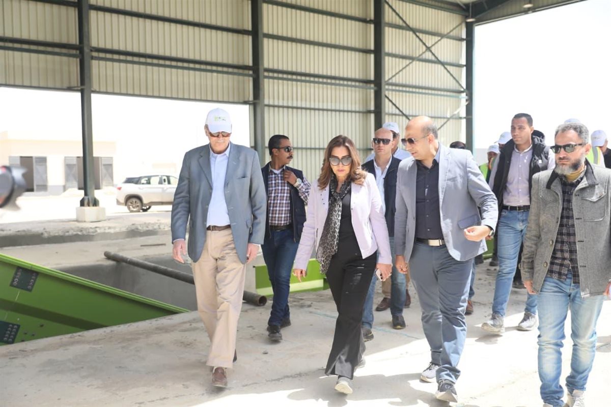 جانب من جولة الوزيرة