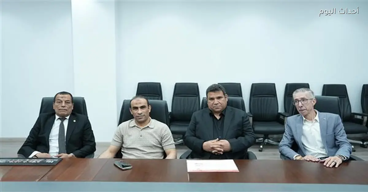 ناصر عباس يكشف سبب وجوده مع وفد الأهلي في اتحاد الكرة