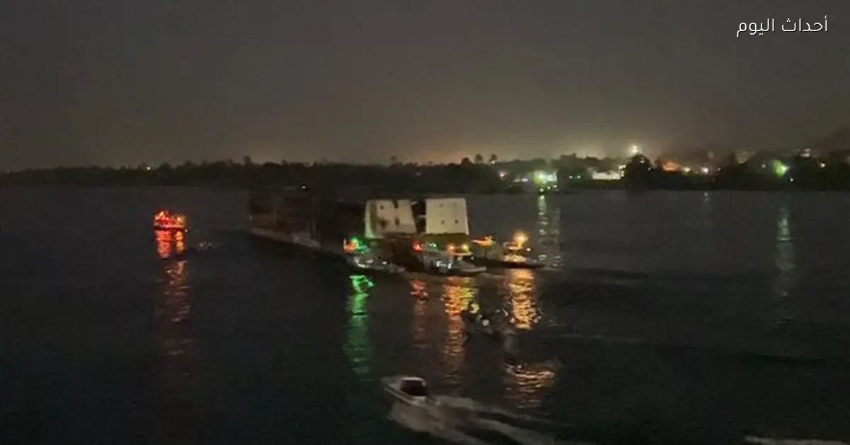 نجاح تعويم الباخرة أسفل كوبري دندرة وعودتها إلى القاهرة