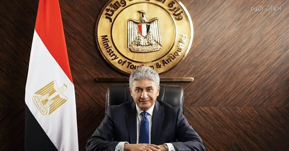 وزير السياحة يهنئ البابا تواضروس بعيد القيامة