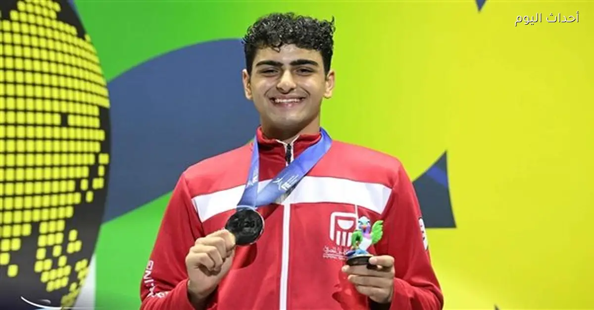 وزير الشباب والرياضة يبارك لعبدالرحمن طلبه بعد حصوله على فضية سلاح الشيش