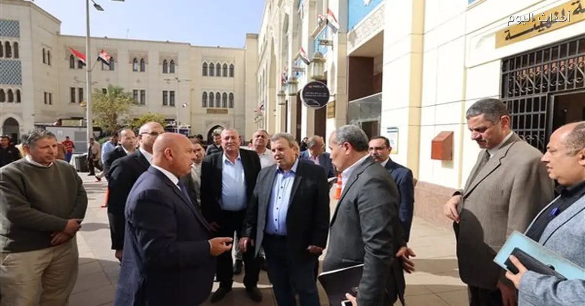 وزير النقل يتفقد محطة رمسيس ويوجه بترشيد الإنفاق