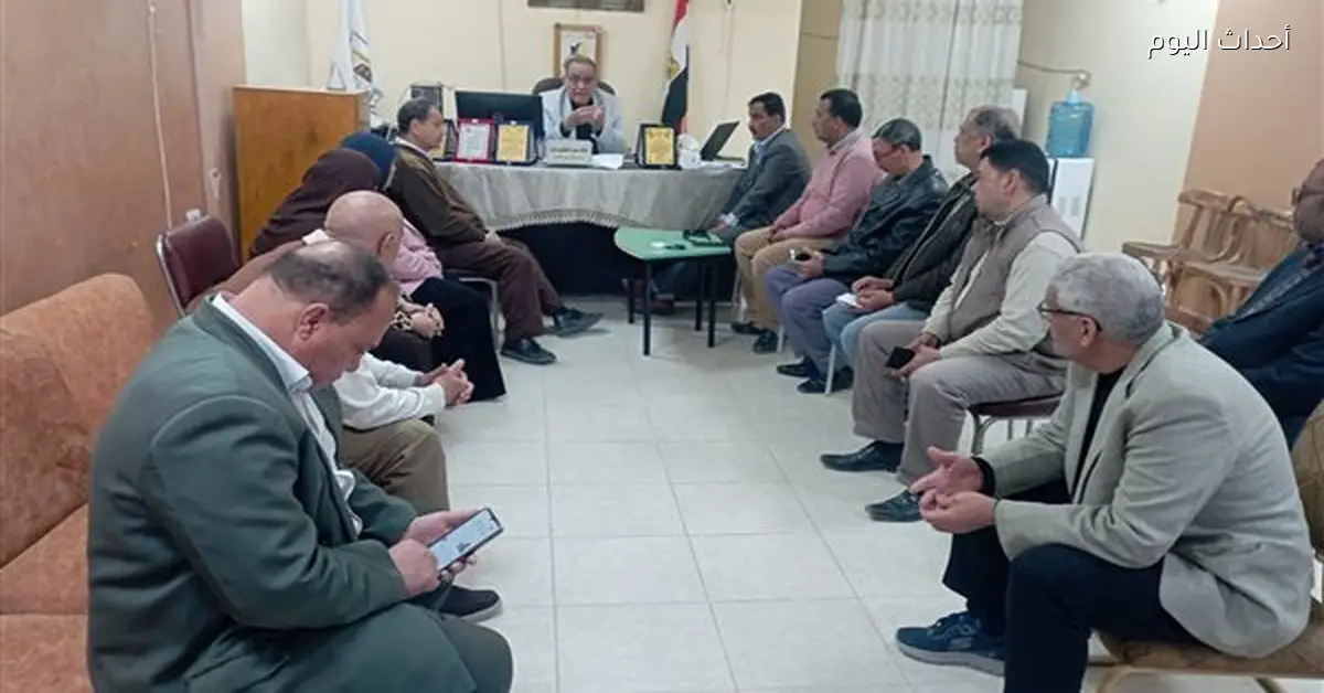 وكيل تعليم بني سويف يناقش تحسين أداء مدارس الواسطى